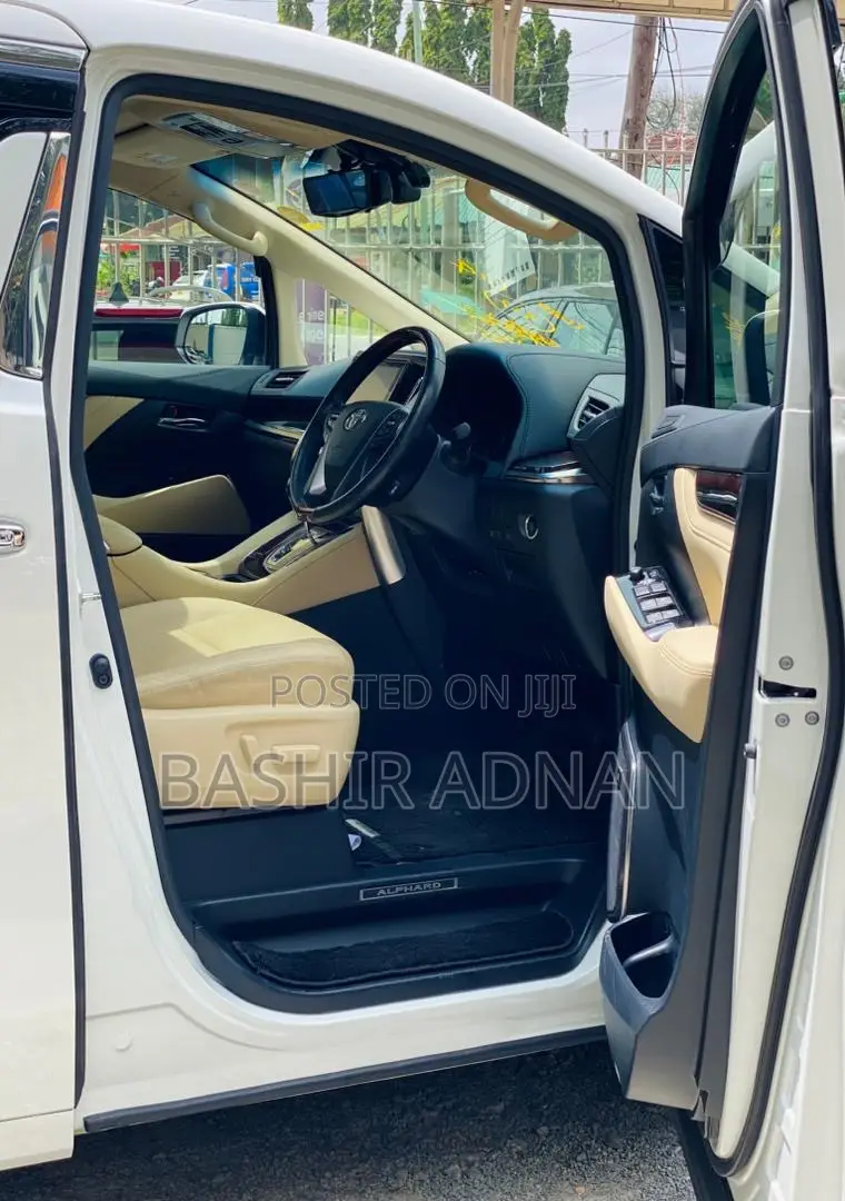 Toyota Alphard 3.5 Petrol FWD 2016 White