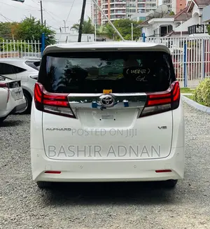 Toyota Alphard 3.5 Petrol FWD 2016 White