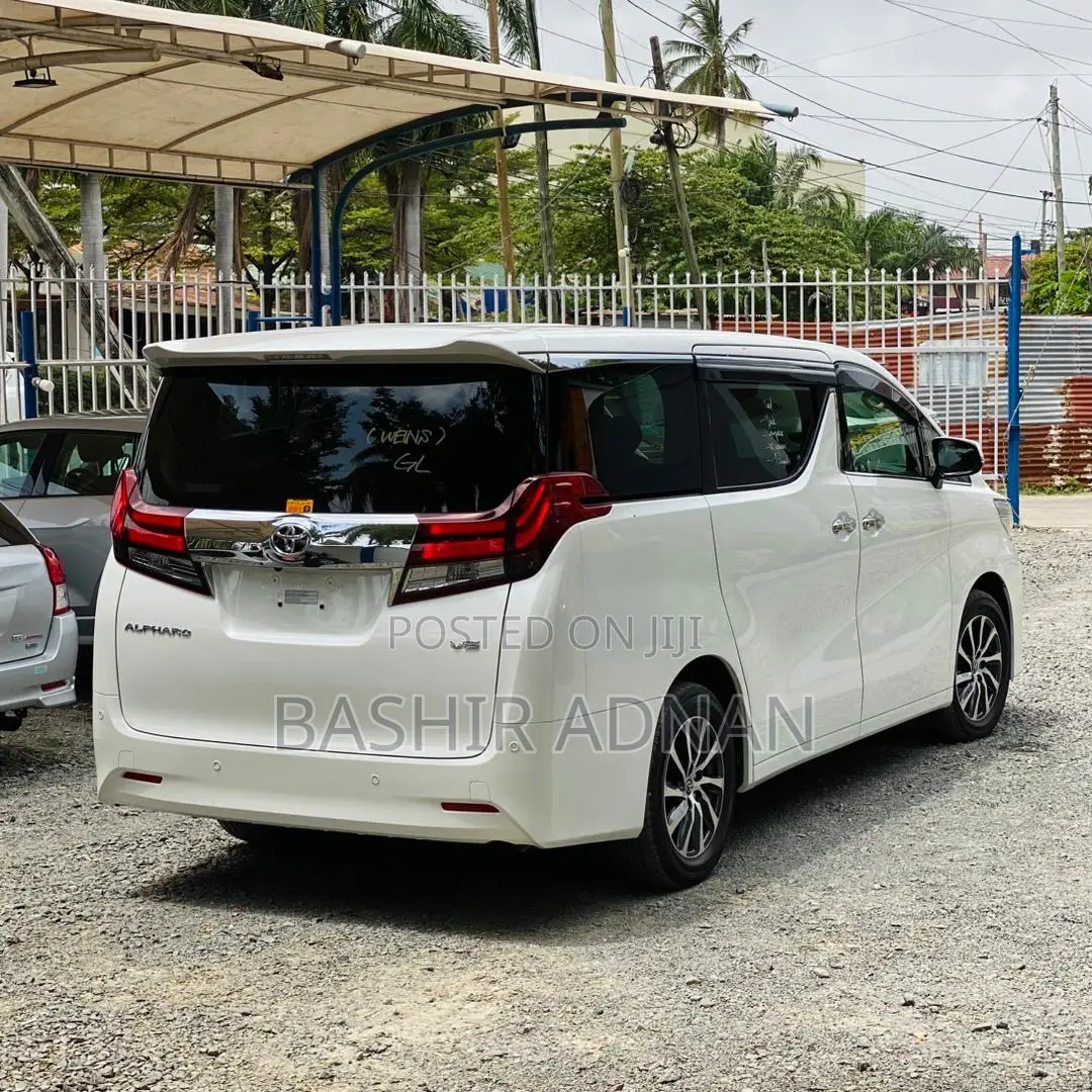 Toyota Alphard 3.5 Petrol FWD 2016 White