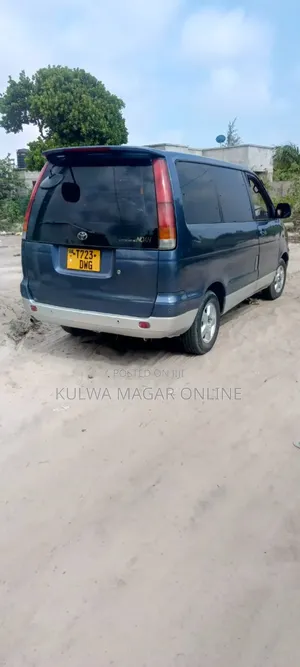 Toyota Noah 2001 Black