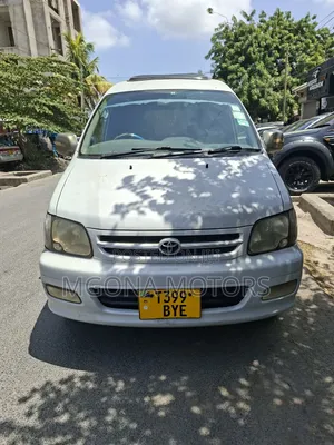 Toyota Noah 2005 White