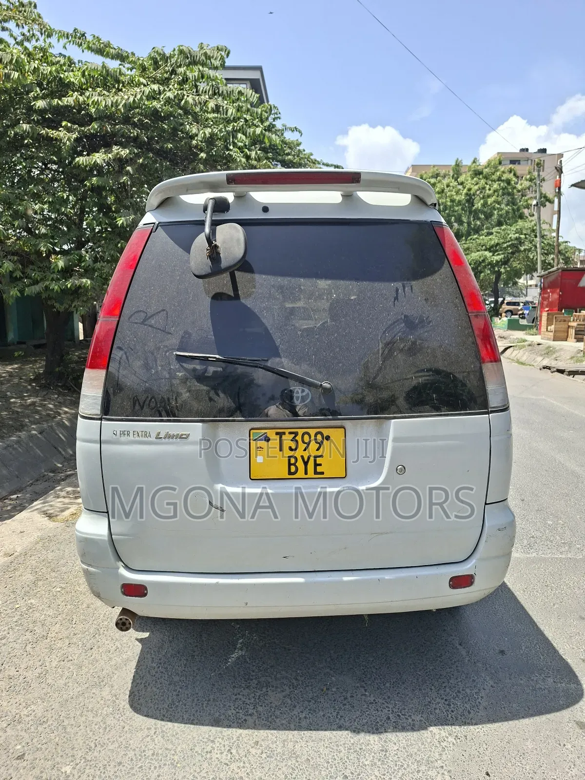 Toyota Noah 2005 White