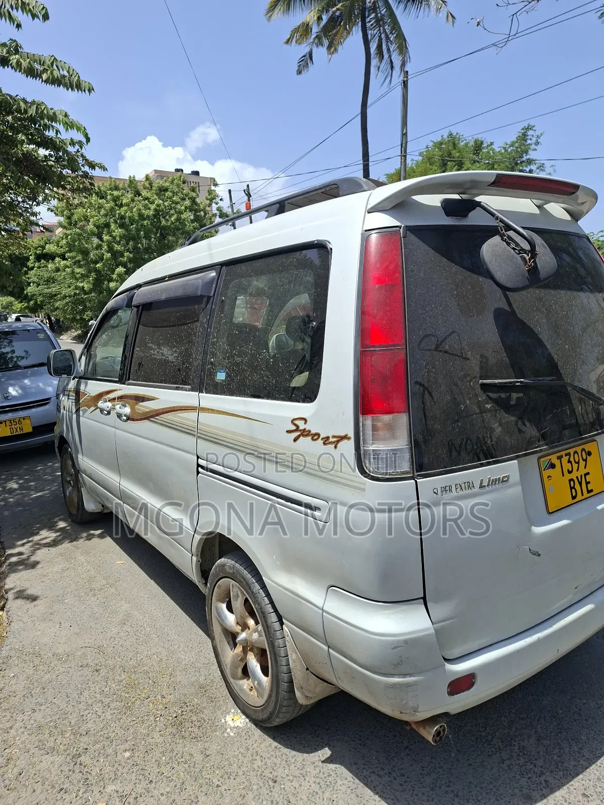 Toyota Noah 2005 White