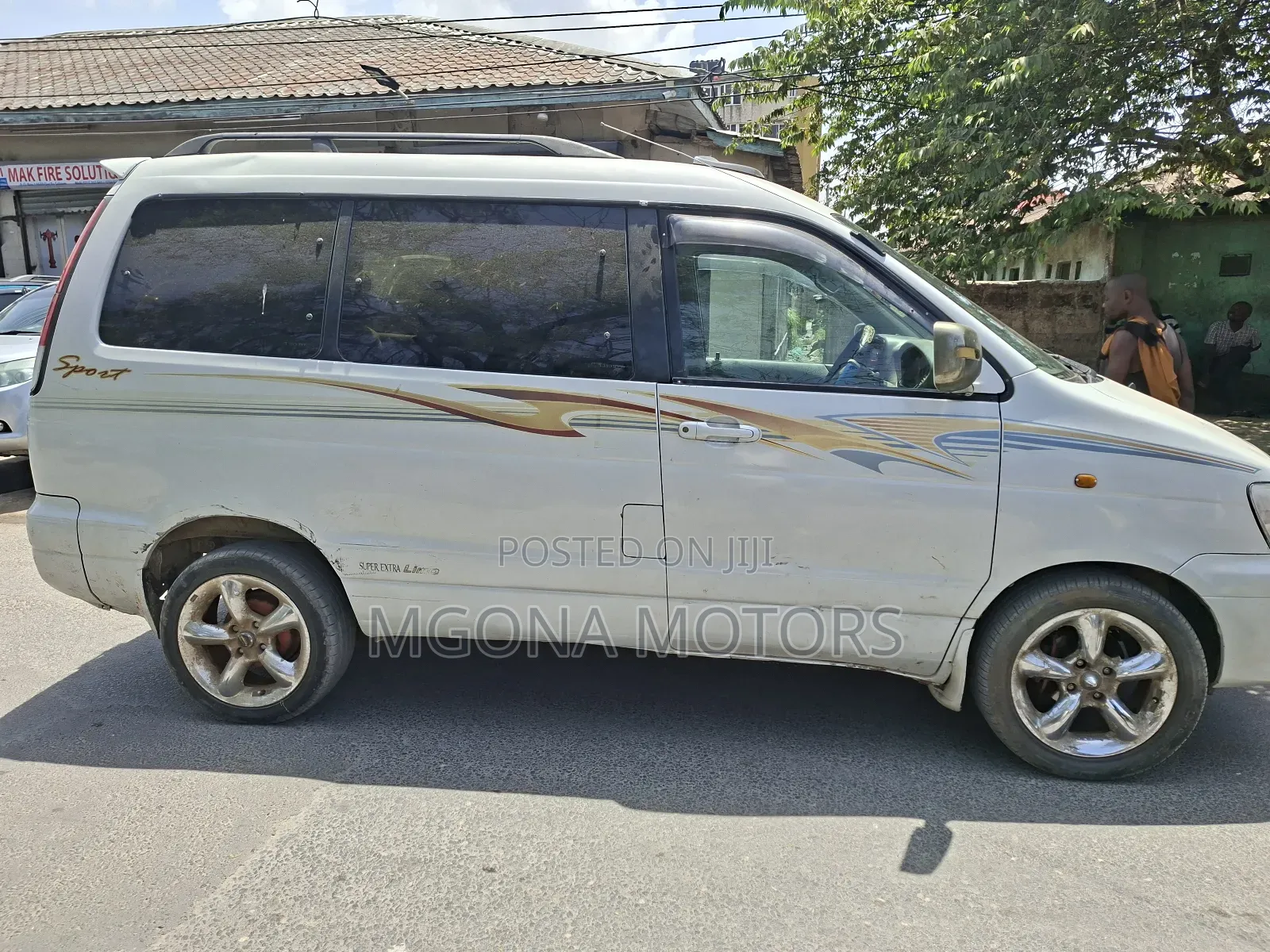 Toyota Noah 2005 White