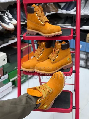Men's Leather Boots or Timberland Shoes With Thicked Materials