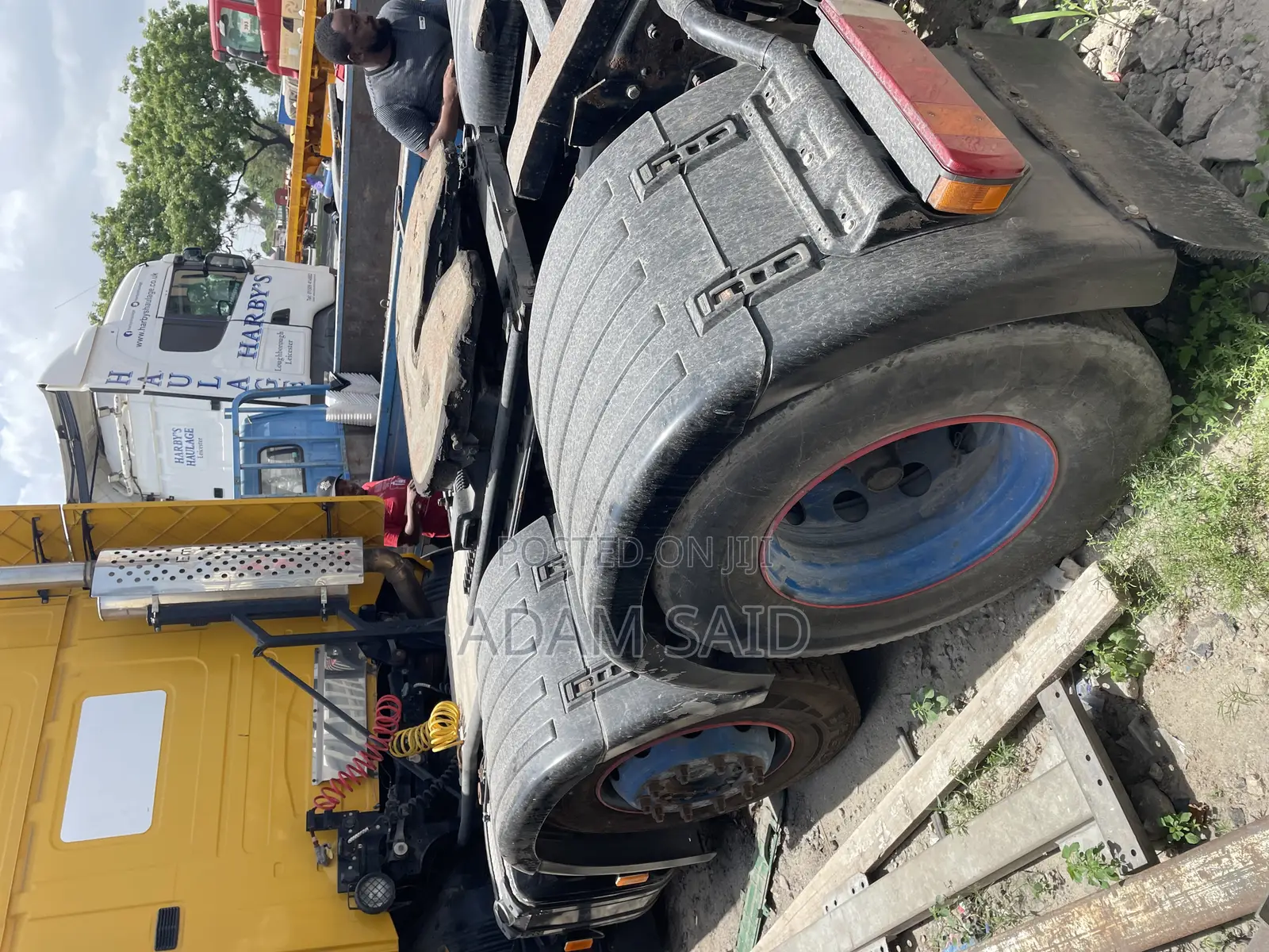 124 Scania Truck for Sale