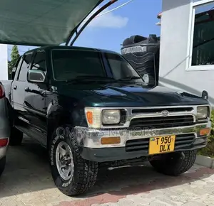 Toyota Hilux 2001 Green