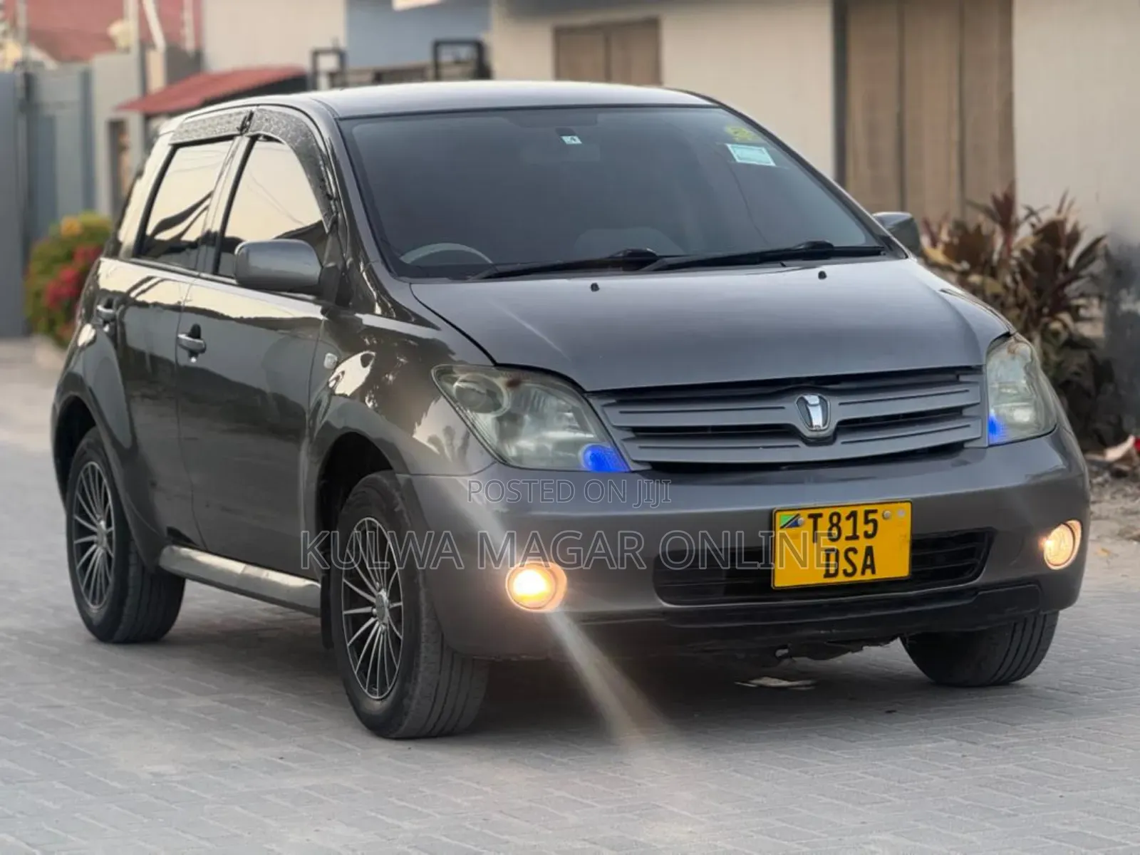 Toyota IST 2005 Gray