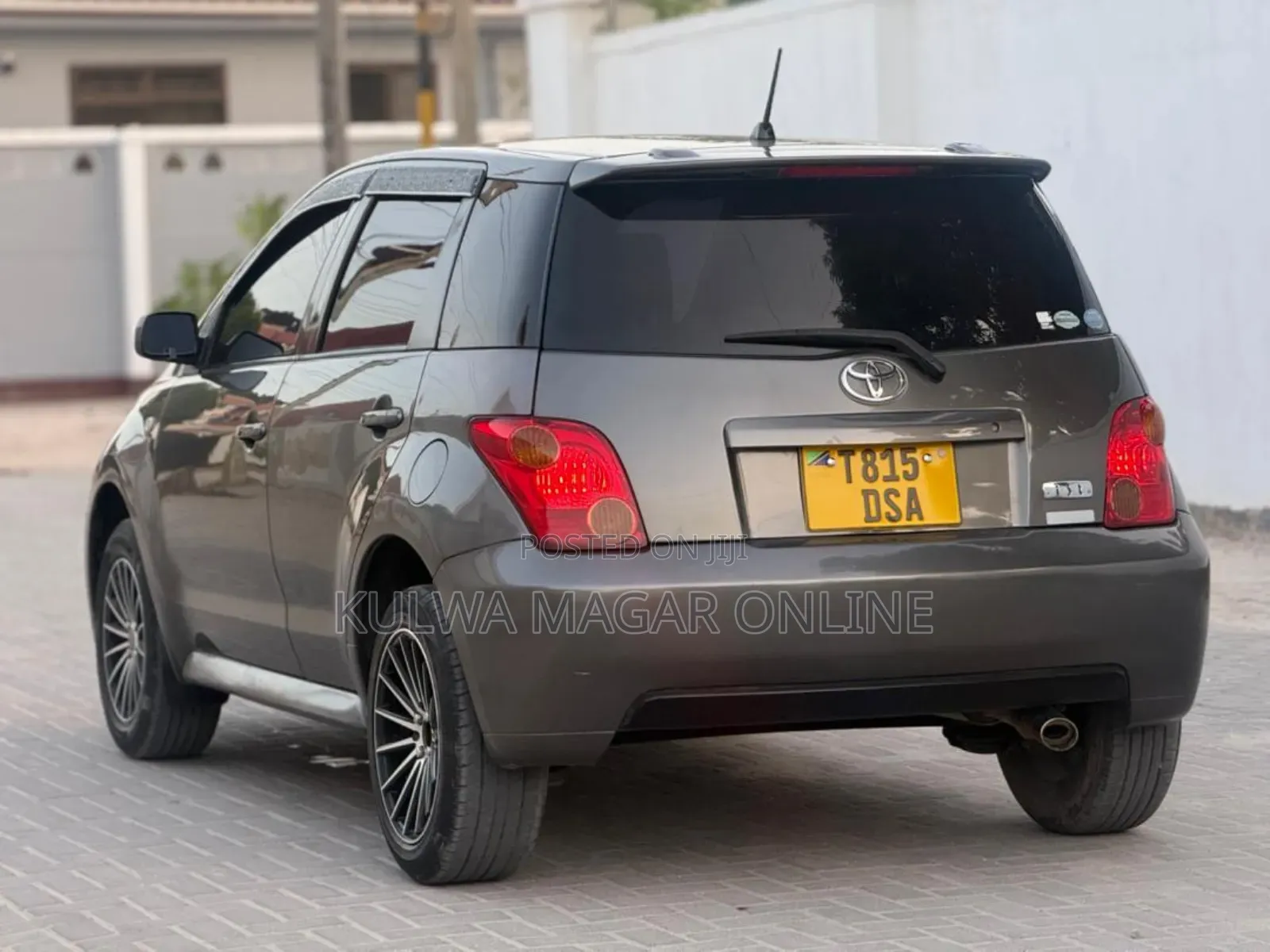 Toyota IST 2005 Gray