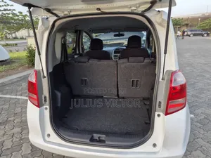 Toyota Ractis 2008 White
