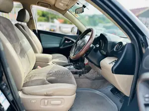 Toyota Vanguard 2011 Maroon