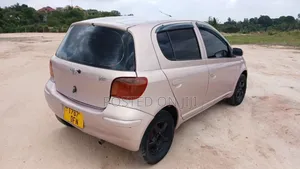 Toyota Vitz 2004 Pink