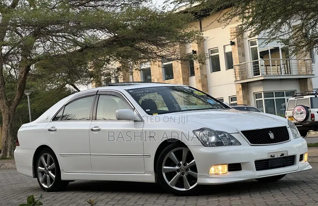 Toyota Crown 2007 White