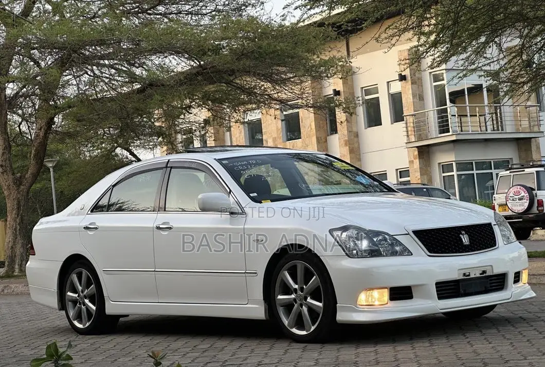 Toyota Crown 2007 White