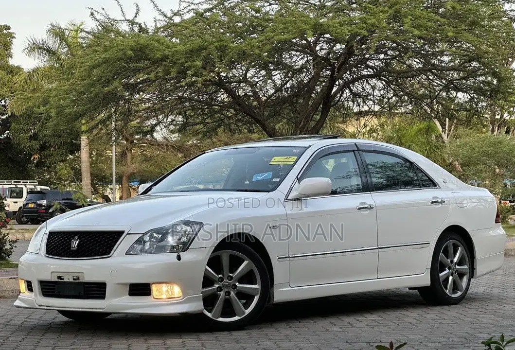 Toyota Crown 2007 White