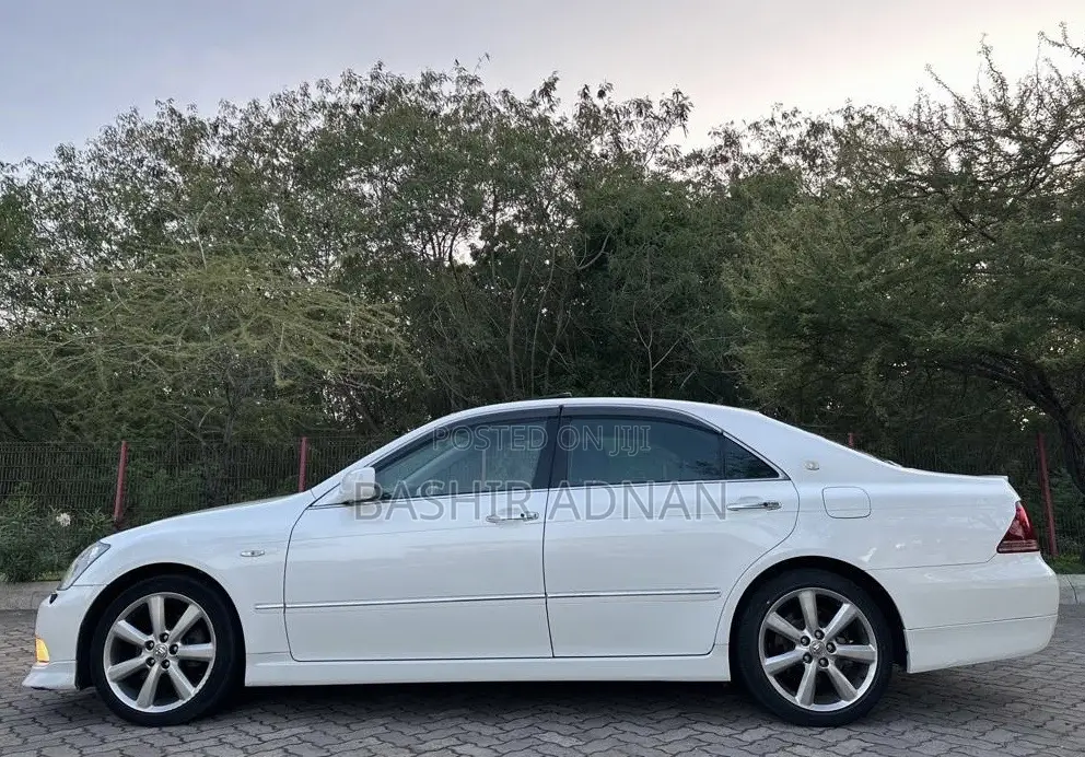 Toyota Crown 2007 White