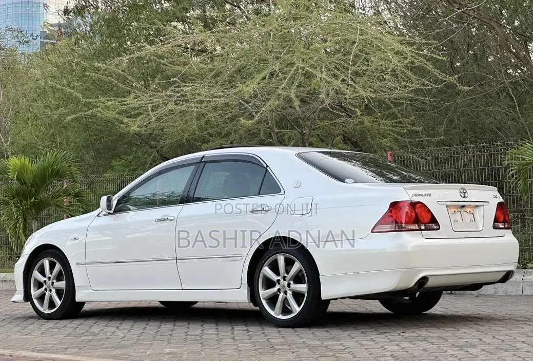 Toyota Crown 2007 White
