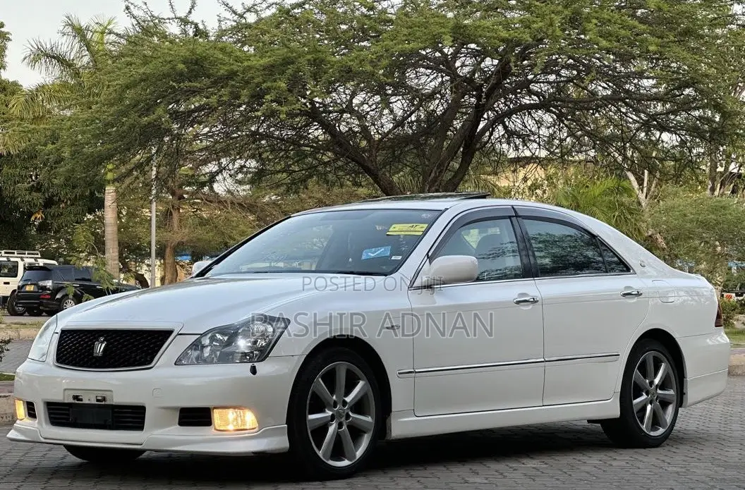 Toyota Crown 2007 White