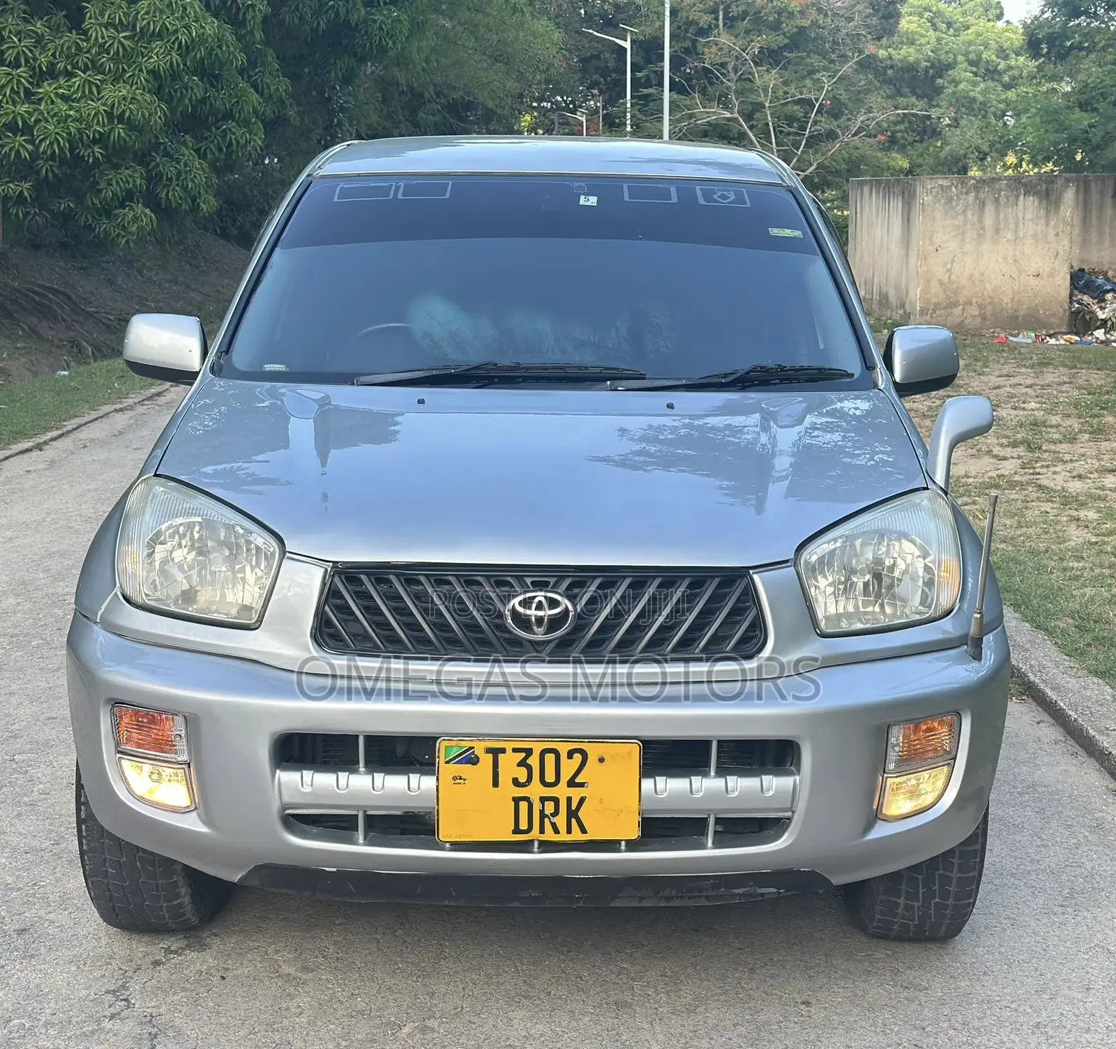 Toyota RAV4 Automatic 2002 White