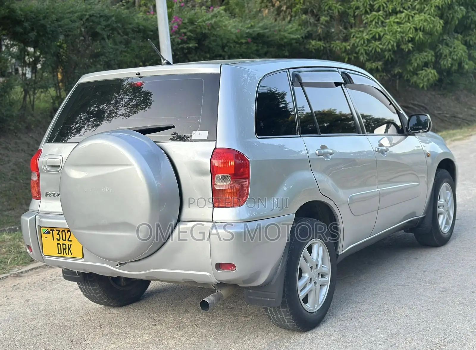 Toyota RAV4 Automatic 2002 White