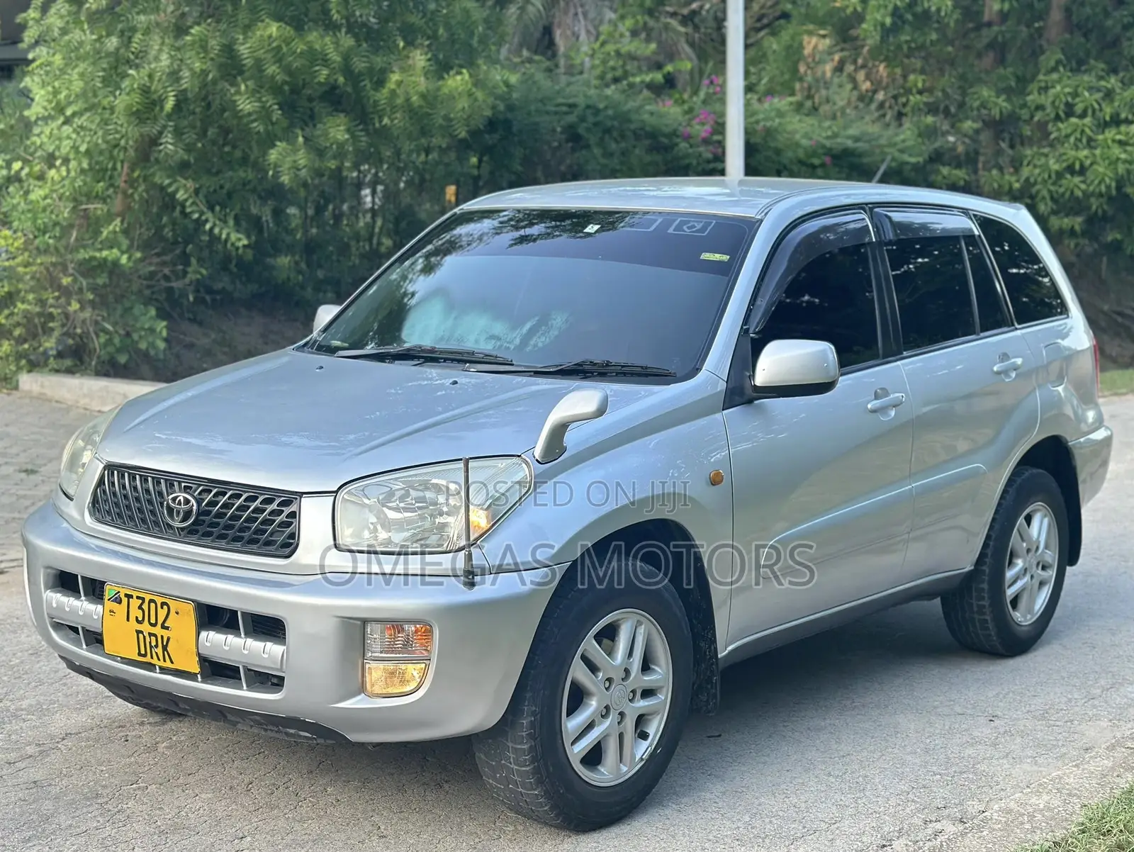 Toyota RAV4 Automatic 2002 White
