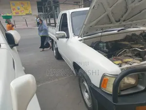 Toyota Hilux 1993 White