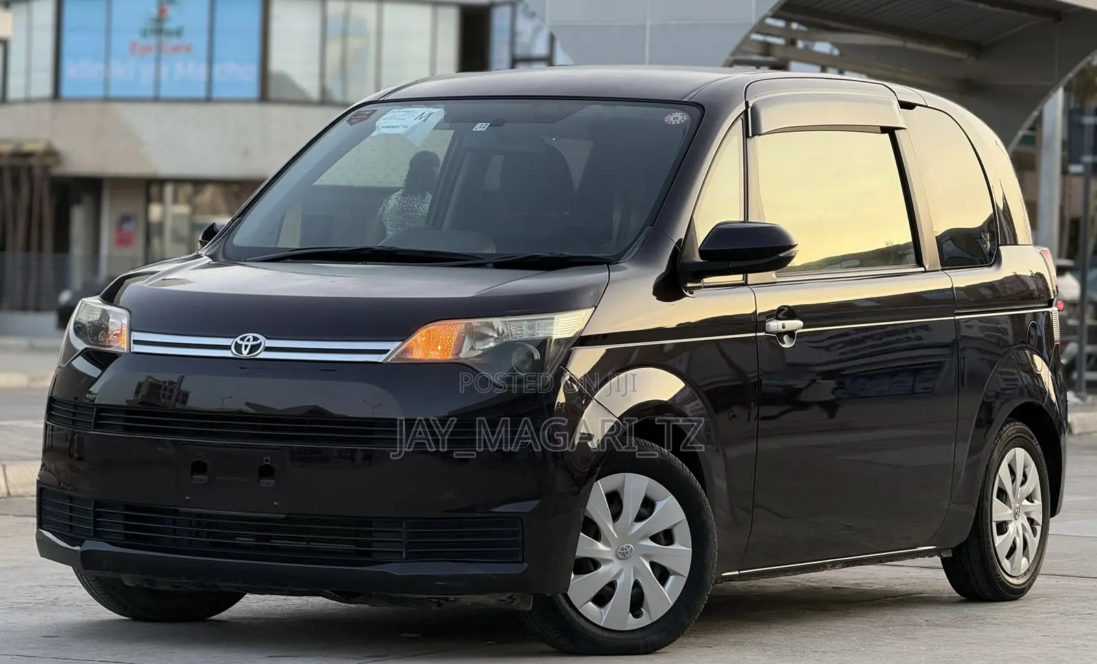 Toyota Spade 2014 Maroon