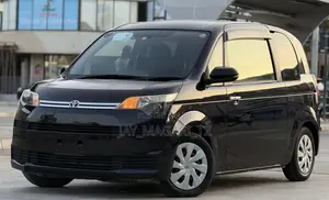 Toyota Spade 2014 Maroon