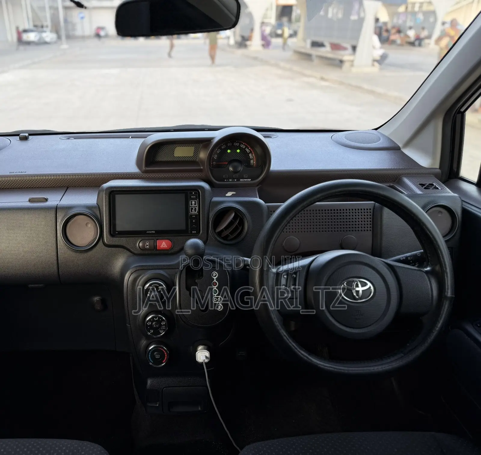 Toyota Spade 2014 Maroon
