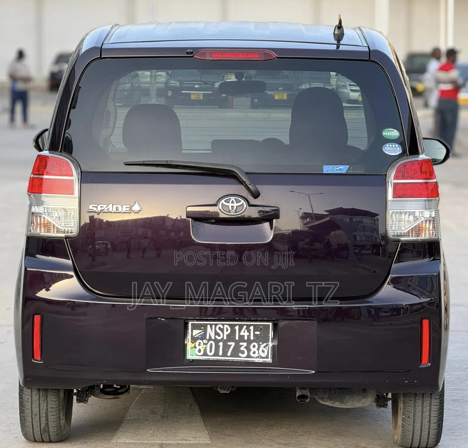 Toyota Spade 2014 Maroon