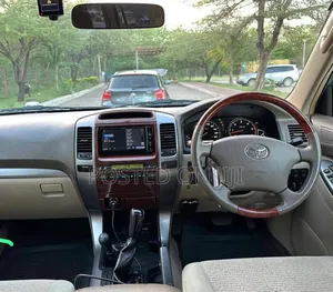 Toyota Land Cruiser Prado 2006 White