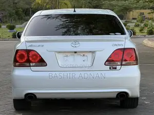 Toyota Crown 2006 White