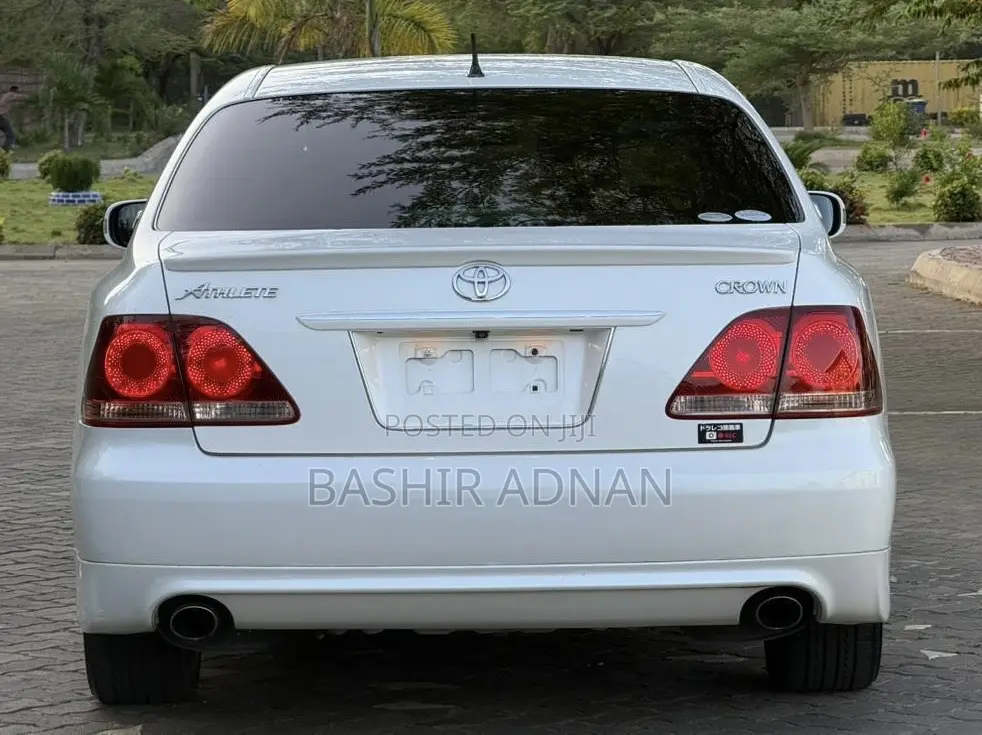 Toyota Crown 2006 White