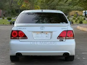 Toyota Crown 2006 White