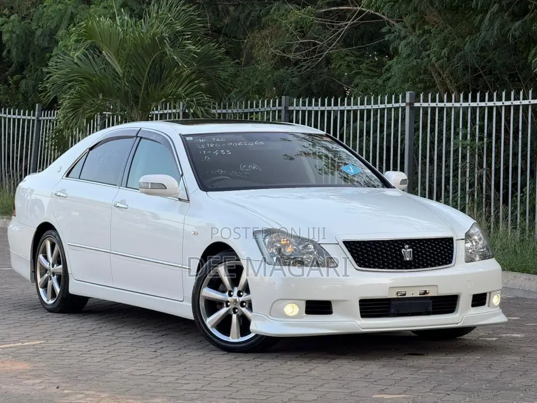 Toyota Crown 2006 White
