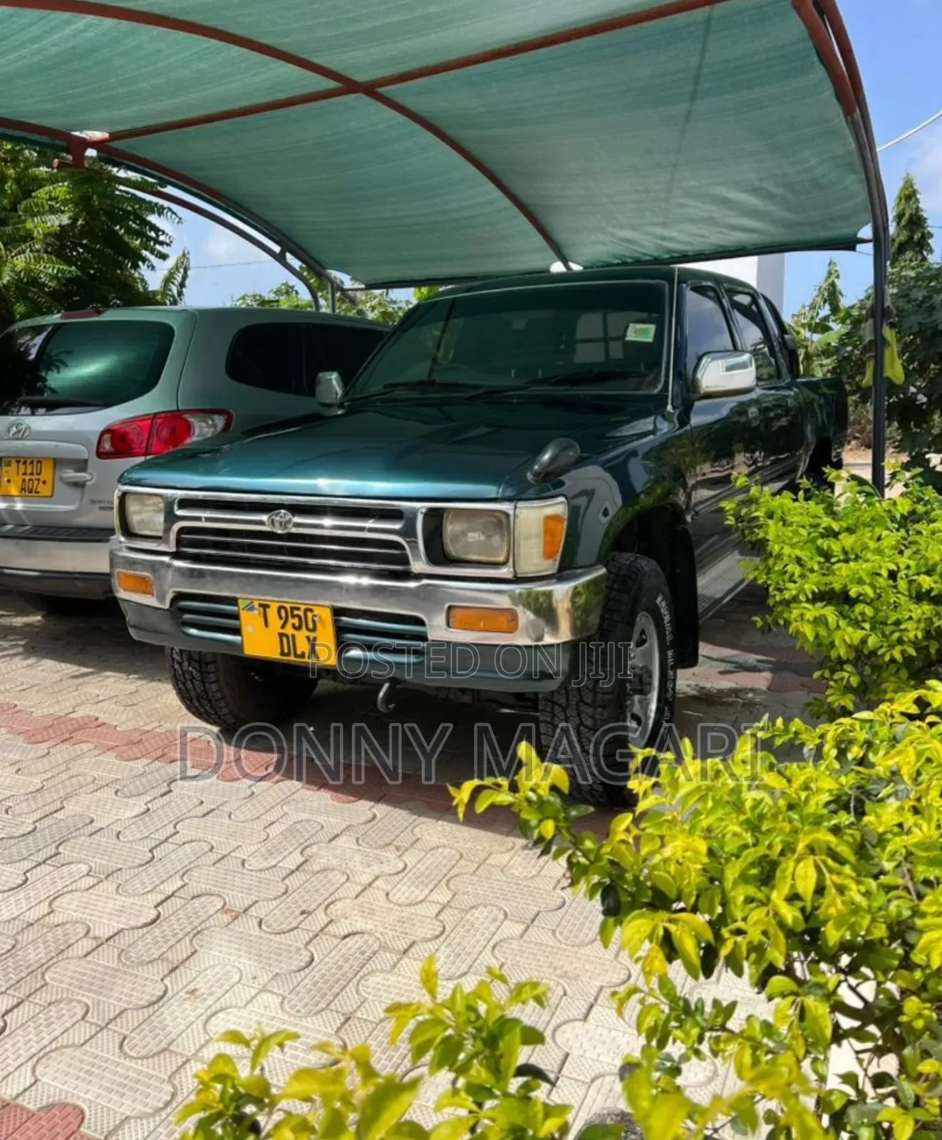 Toyota Hilux 2010 Green