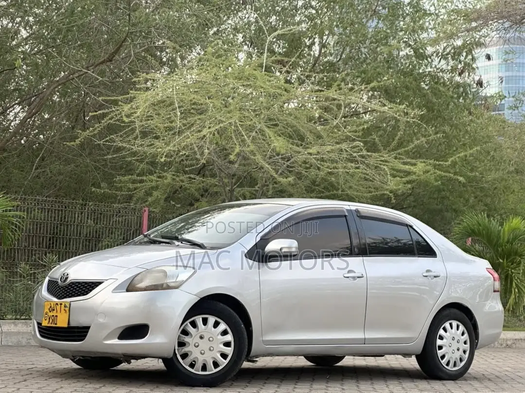 Toyota Belta 2008 Silver