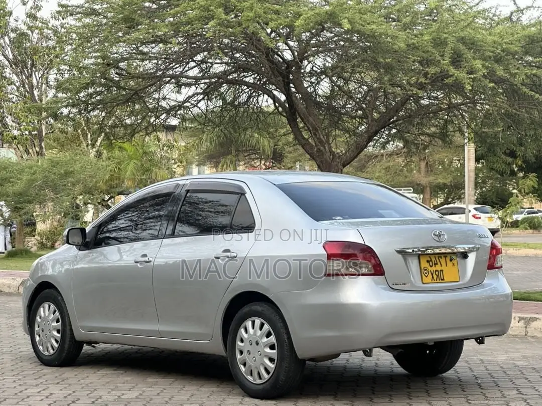 Toyota Belta 2008 Silver