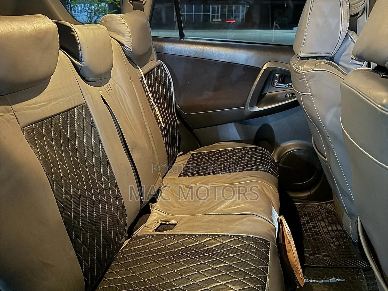 Toyota Vanguard 2012 Black