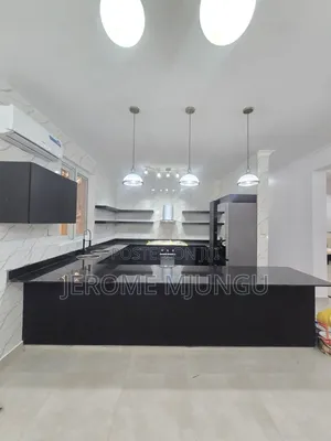 5bdrm Villa in Kawe for rent