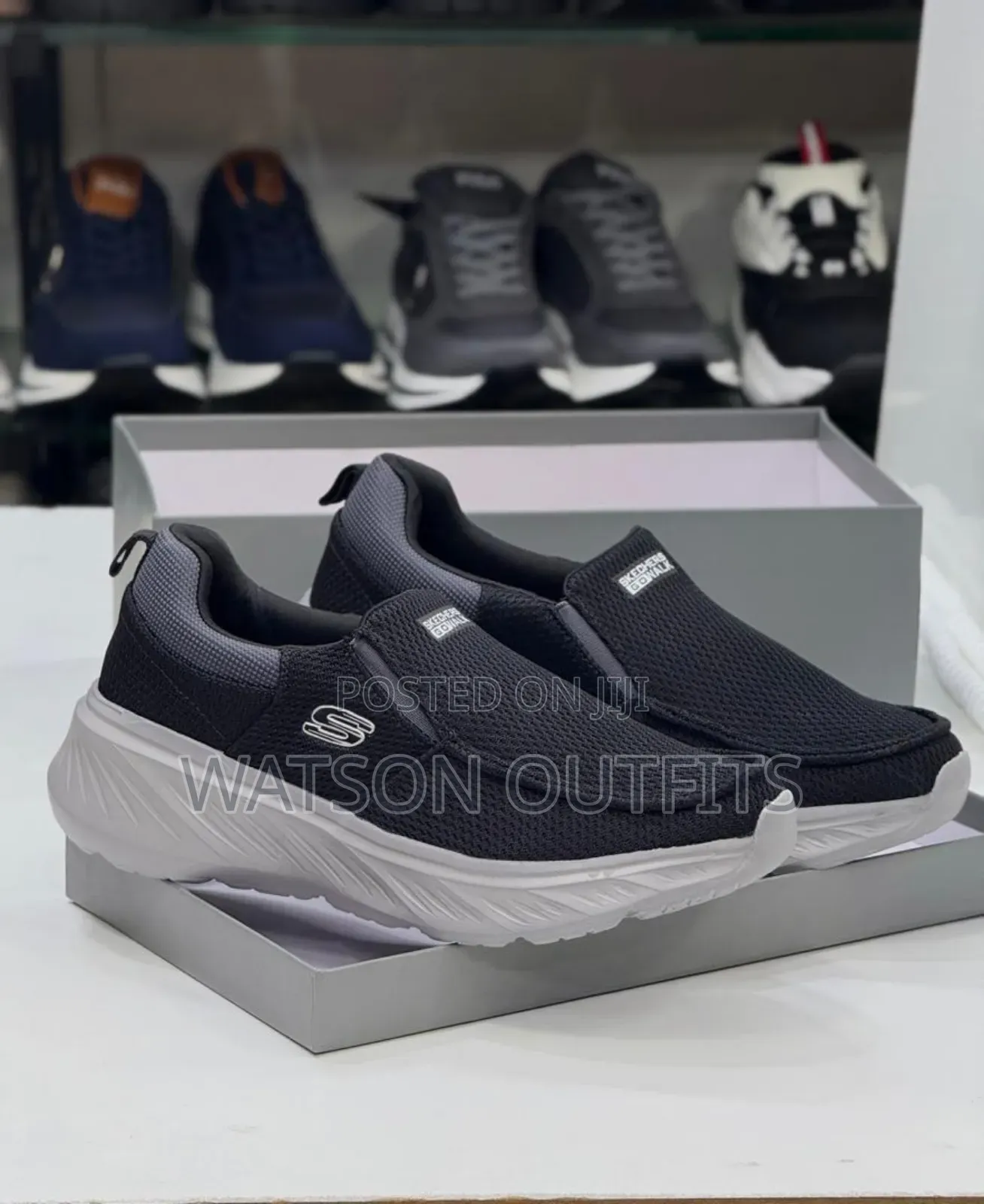 Sketchers Sneakers or Raba Za Sketchers Very Royal
