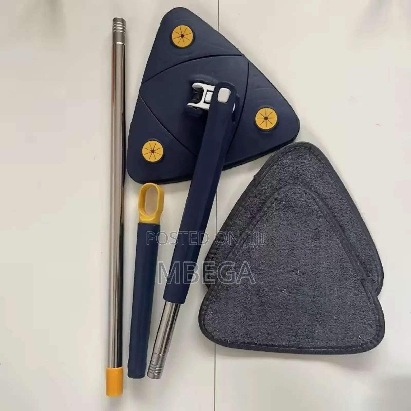 Triangular 360 Degree Rotating Mopper