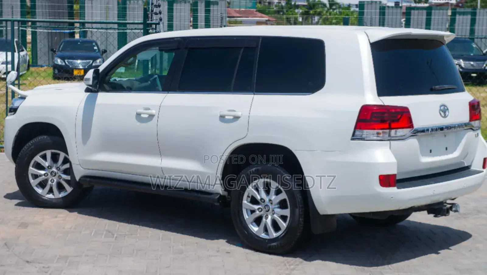 Toyota Land Cruiser 2016 White