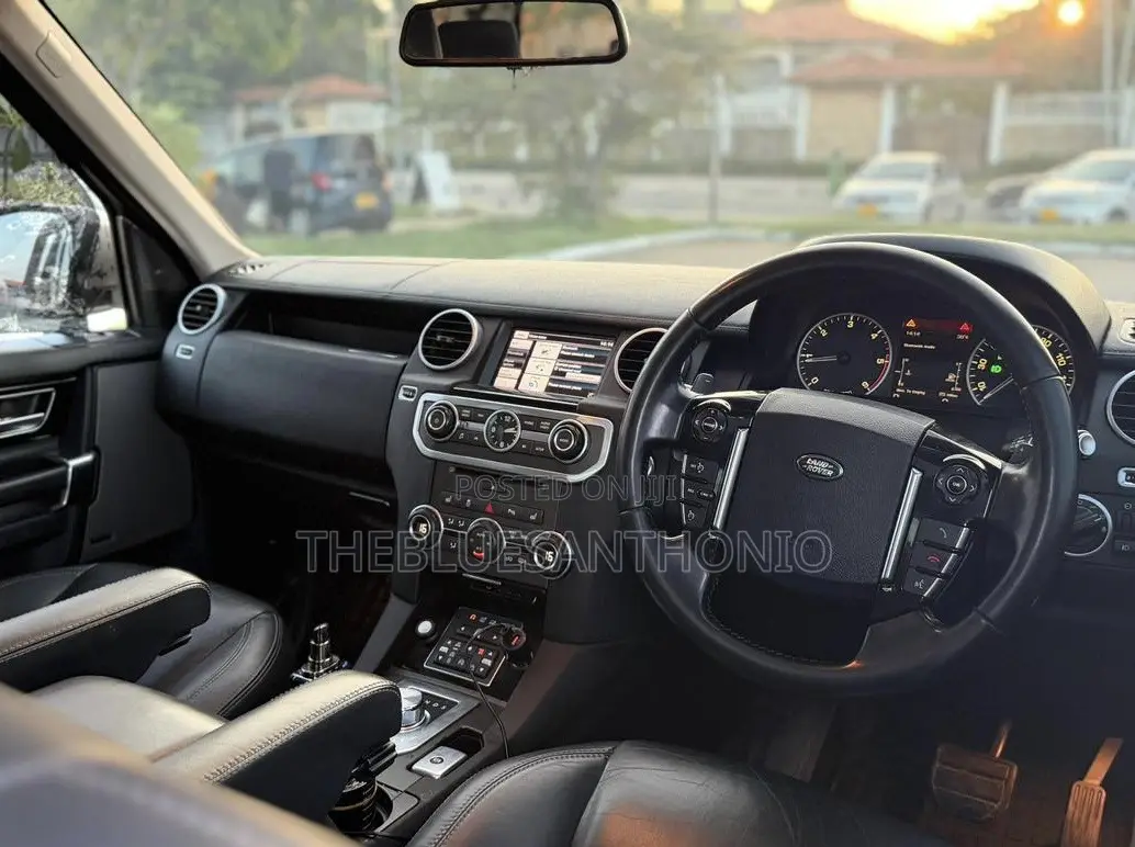 Land Rover Discovery 2014 Gray