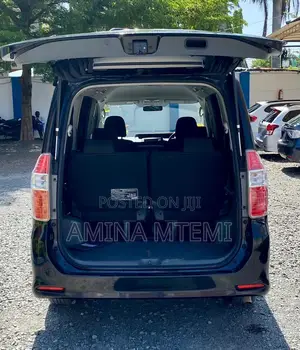 Toyota Noah 2.0 143hp AWD (8 Seater) 2009 Black