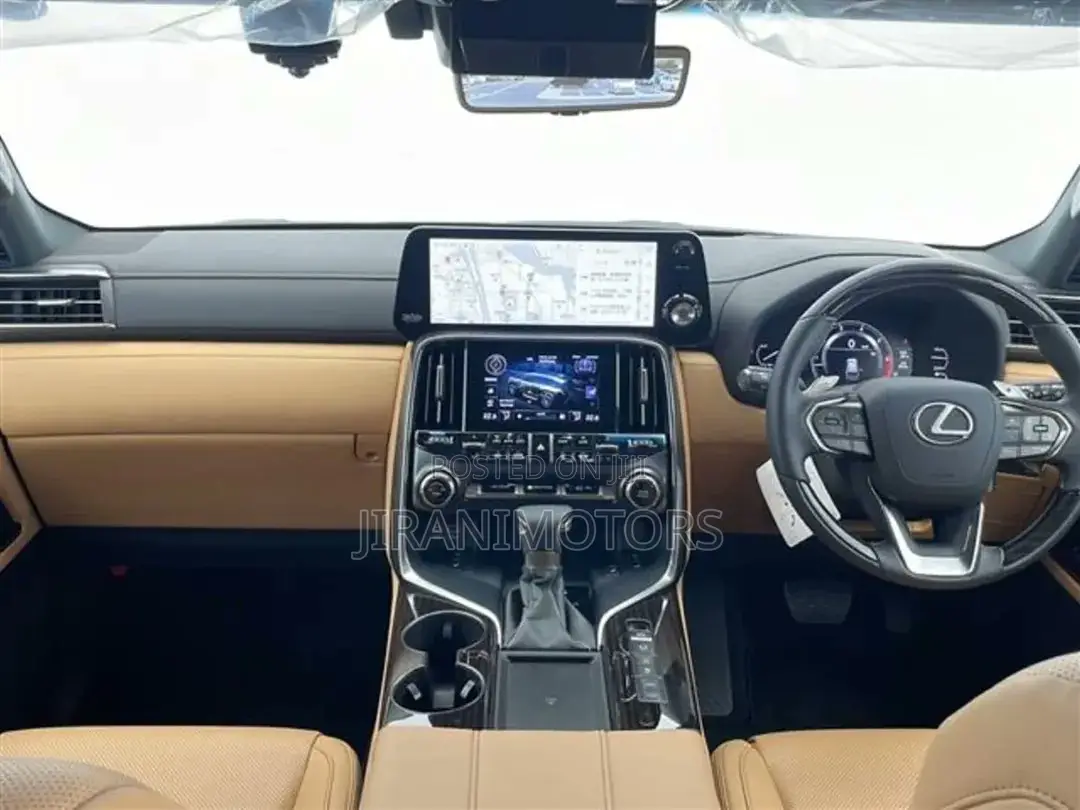 Lexus LX LX 600 2024 White