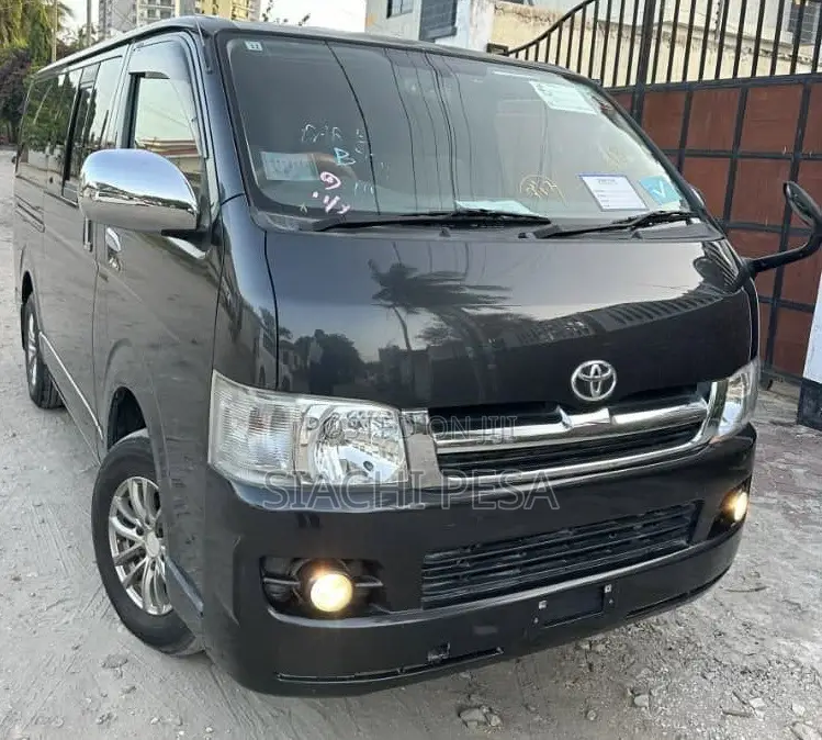 Toyota Quantum 2005 Black