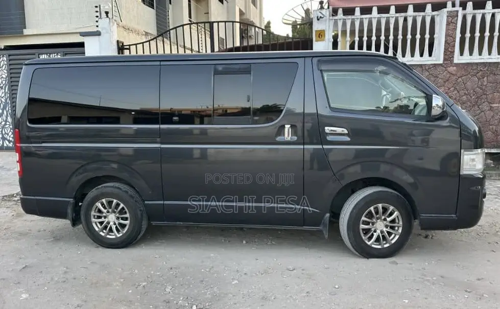 Toyota Quantum 2005 Black