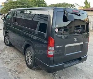 Toyota Quantum 2005 Black