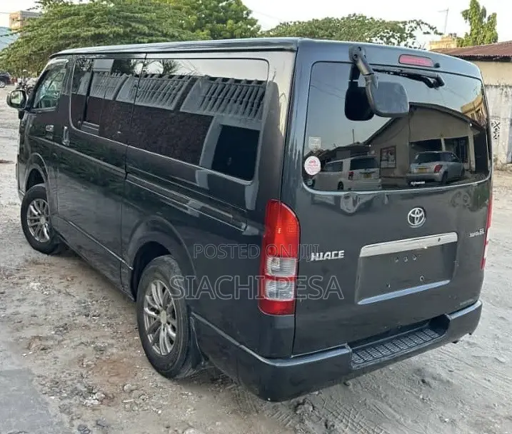 Toyota Quantum 2005 Black